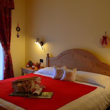 Hotel Garnì Carpe Diem Vigo di Fassa Kamer foto