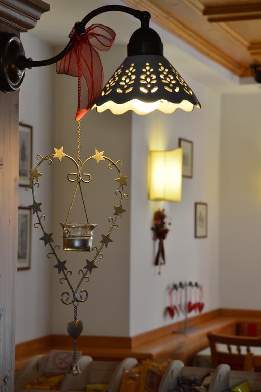 Hotel Garnì Carpe Diem Vigo di Fassa Buitenkant foto