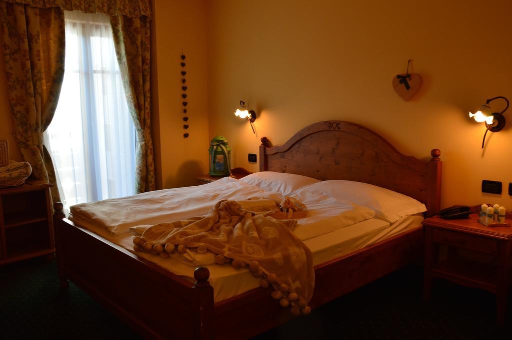 Hotel Garnì Carpe Diem Vigo di Fassa Kamer foto