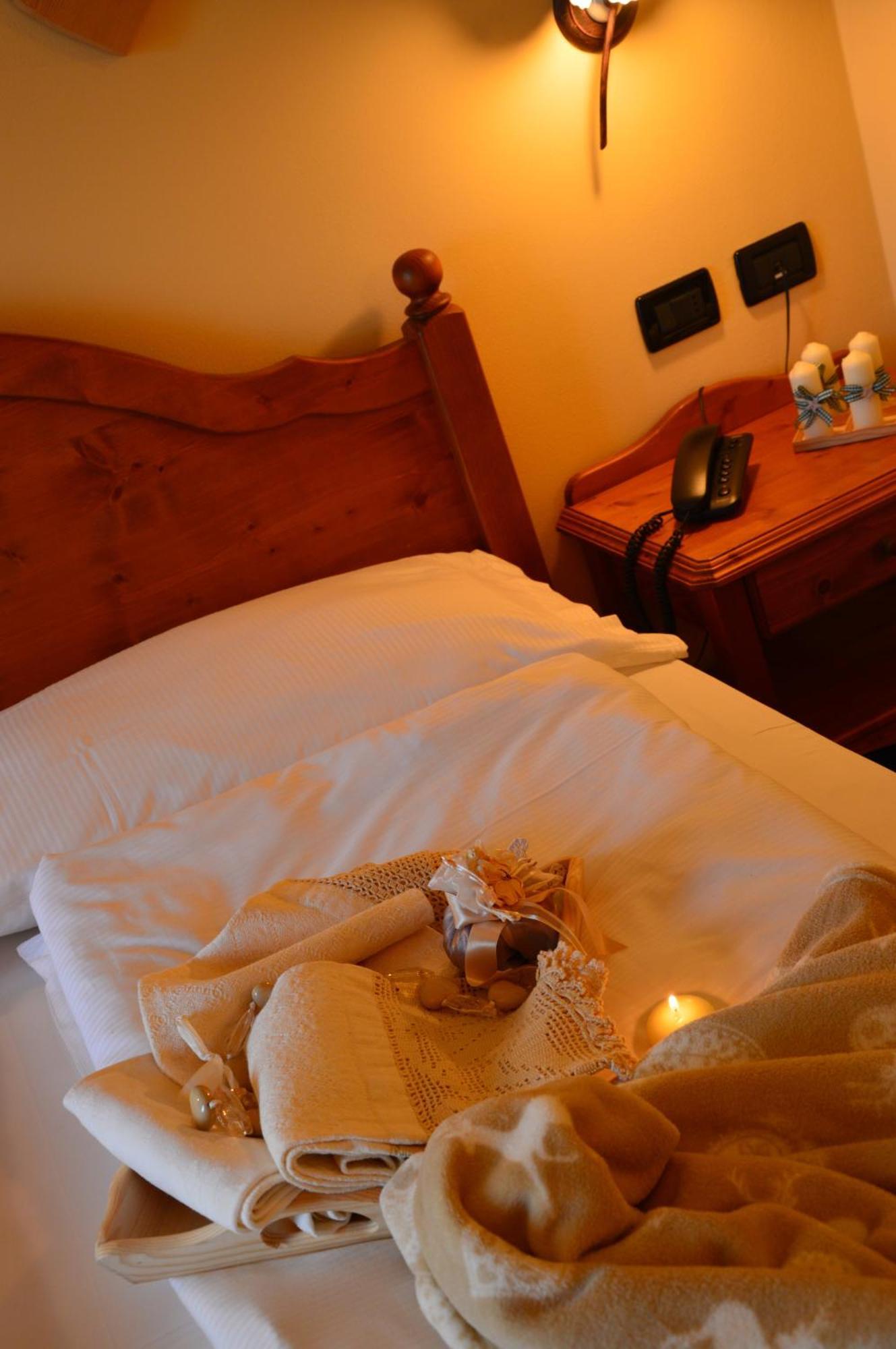 Hotel Garnì Carpe Diem Vigo di Fassa Kamer foto