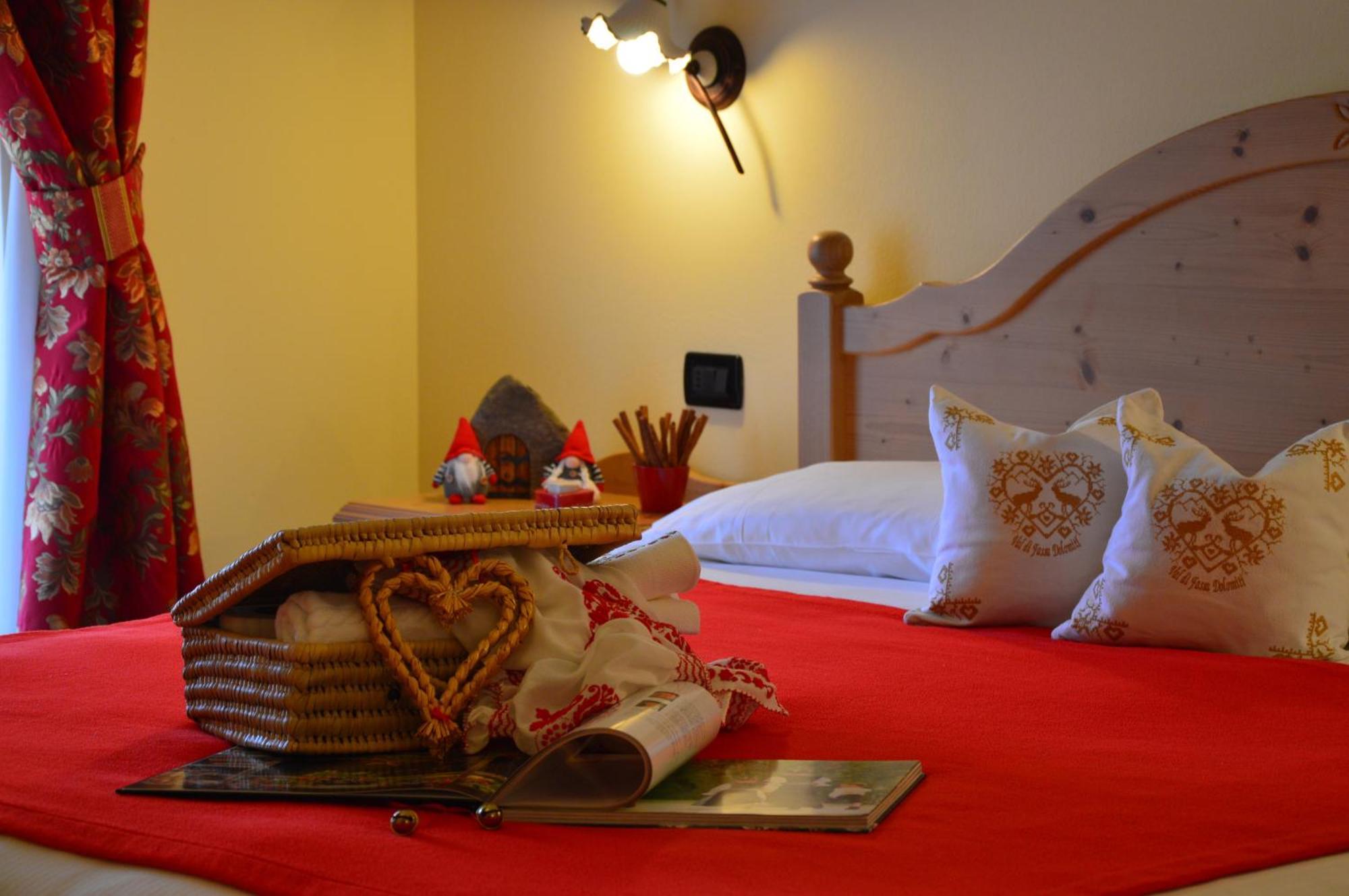 Hotel Garnì Carpe Diem Vigo di Fassa Kamer foto