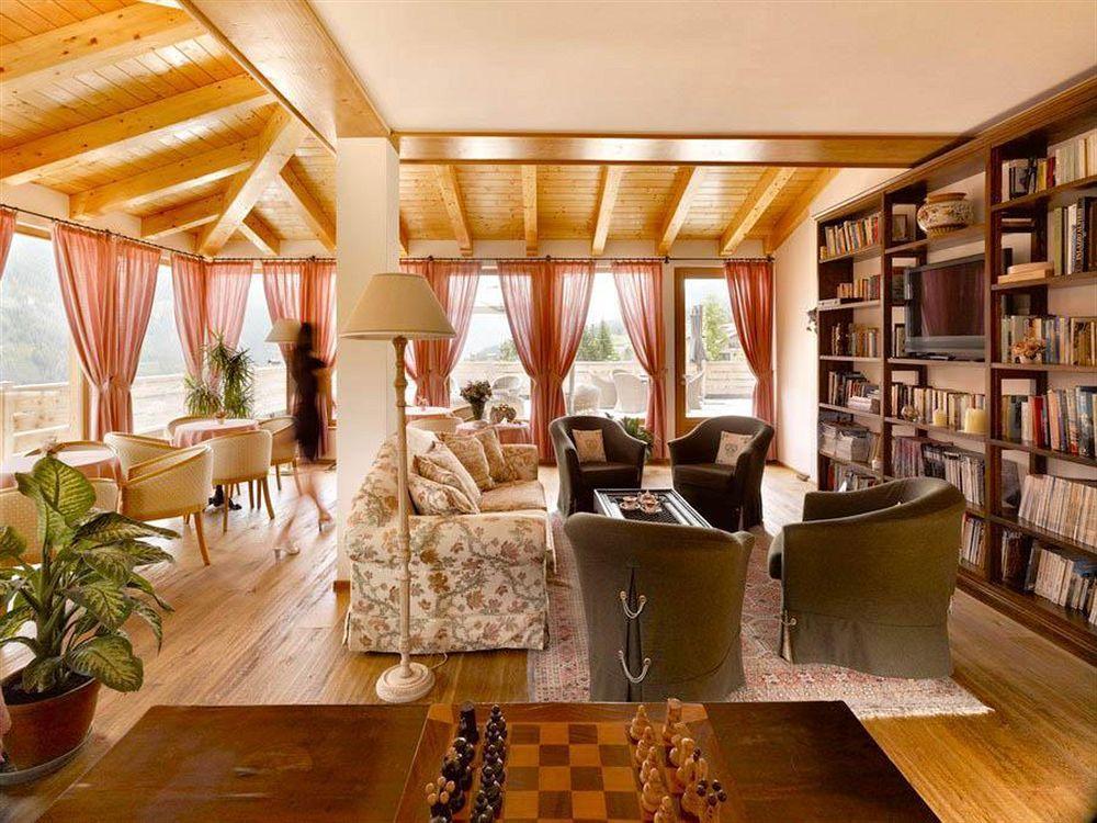 Hotel Garnì Carpe Diem Vigo di Fassa Buitenkant foto