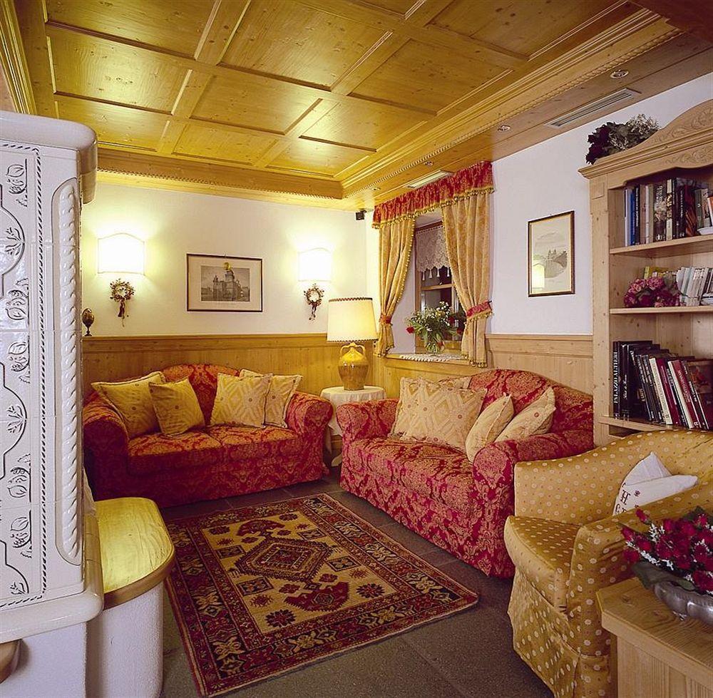 Hotel Garnì Carpe Diem Vigo di Fassa Buitenkant foto