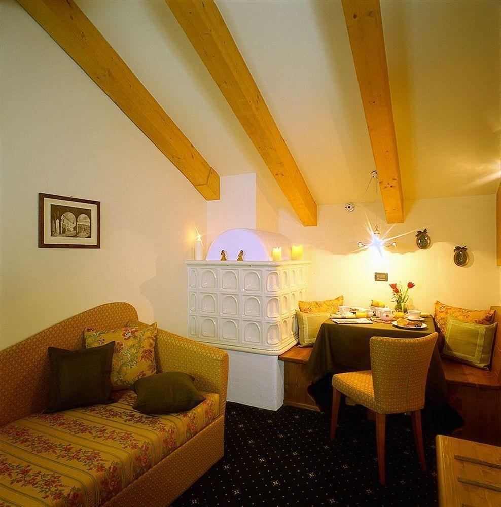 Hotel Garnì Carpe Diem Vigo di Fassa Buitenkant foto