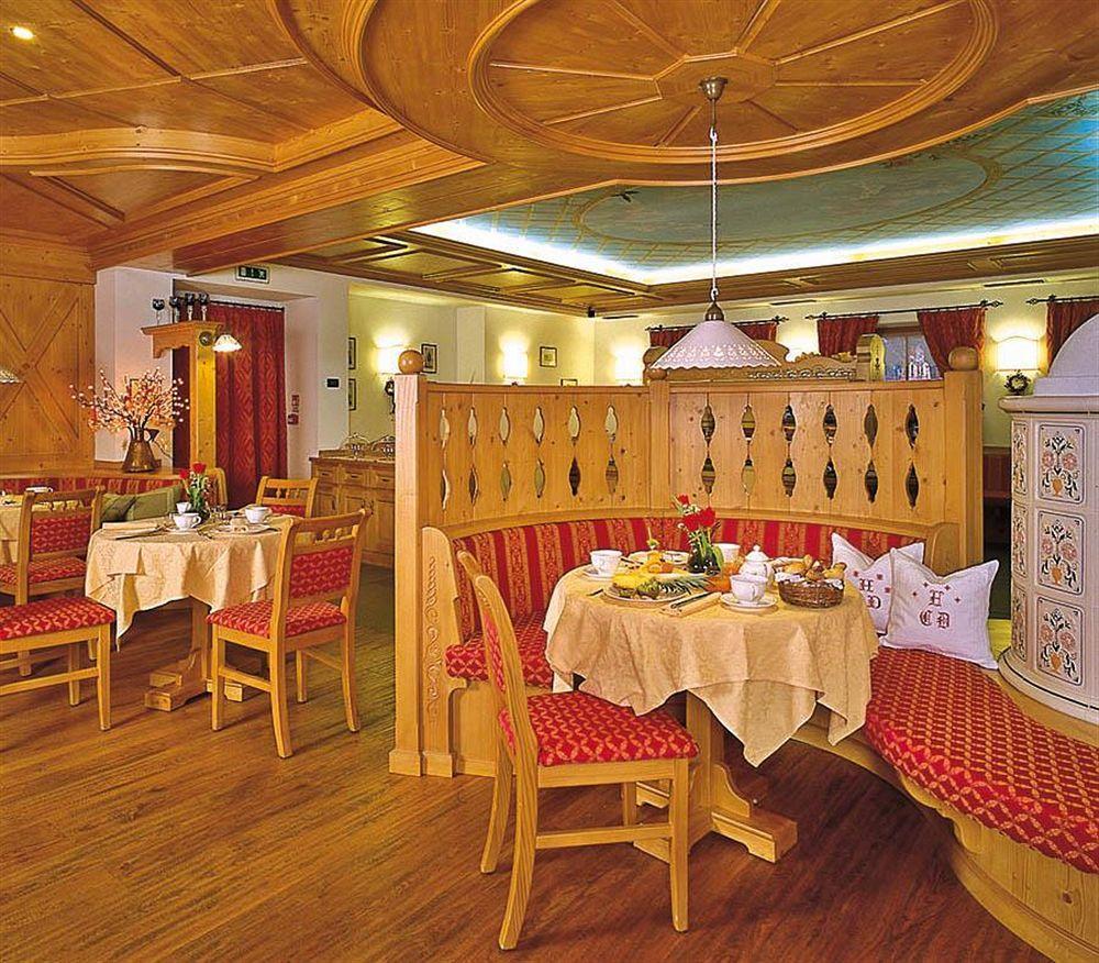 Hotel Garnì Carpe Diem Vigo di Fassa Buitenkant foto
